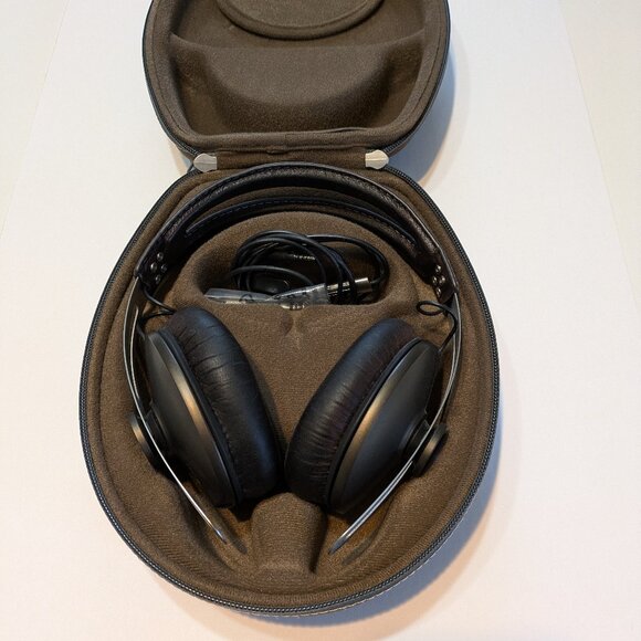 Sennheiser Momentum wired headphones - Picture 1 of 5